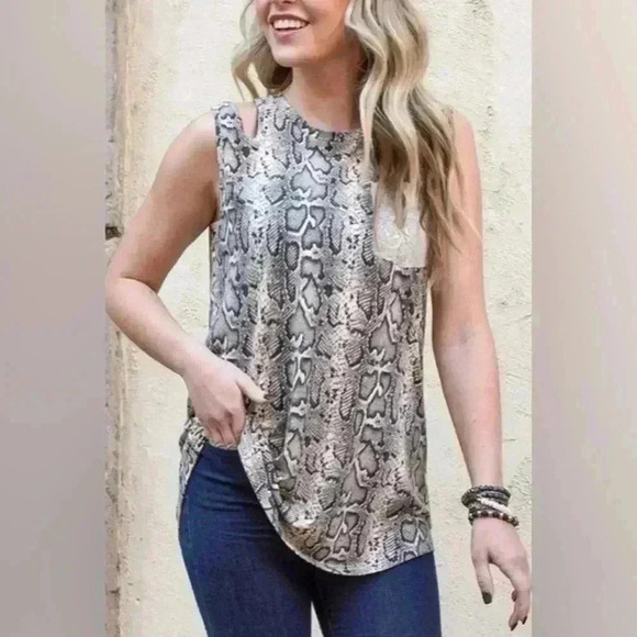 💥🆕 TAKE THE EDGE OFF SNAKESKIN TANK HOLLOW OUT TOP XL 🆕 - Picture 1 of 6
